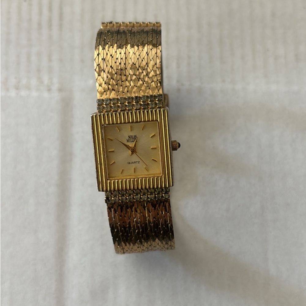 READ DESCRIPTION - Vintage Women’s wrist watch - Nolan Miller